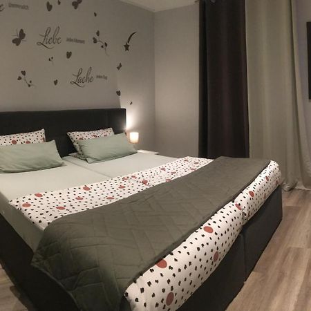 Dormitorium Kaarst Wohnraum Auf Zeit Hostel Bagian luar foto