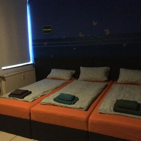 Dormitorium Kaarst Wohnraum Auf Zeit Hostel Bagian luar foto