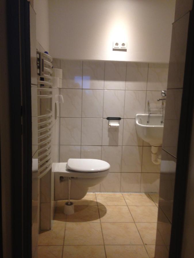 Dormitorium Kaarst Wohnraum Auf Zeit Hostel Bagian luar foto