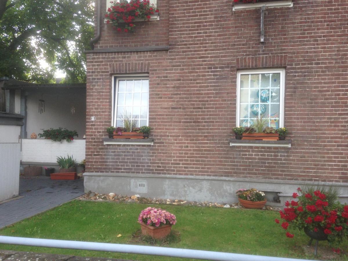 Dormitorium Kaarst Wohnraum Auf Zeit Hostel Bagian luar foto