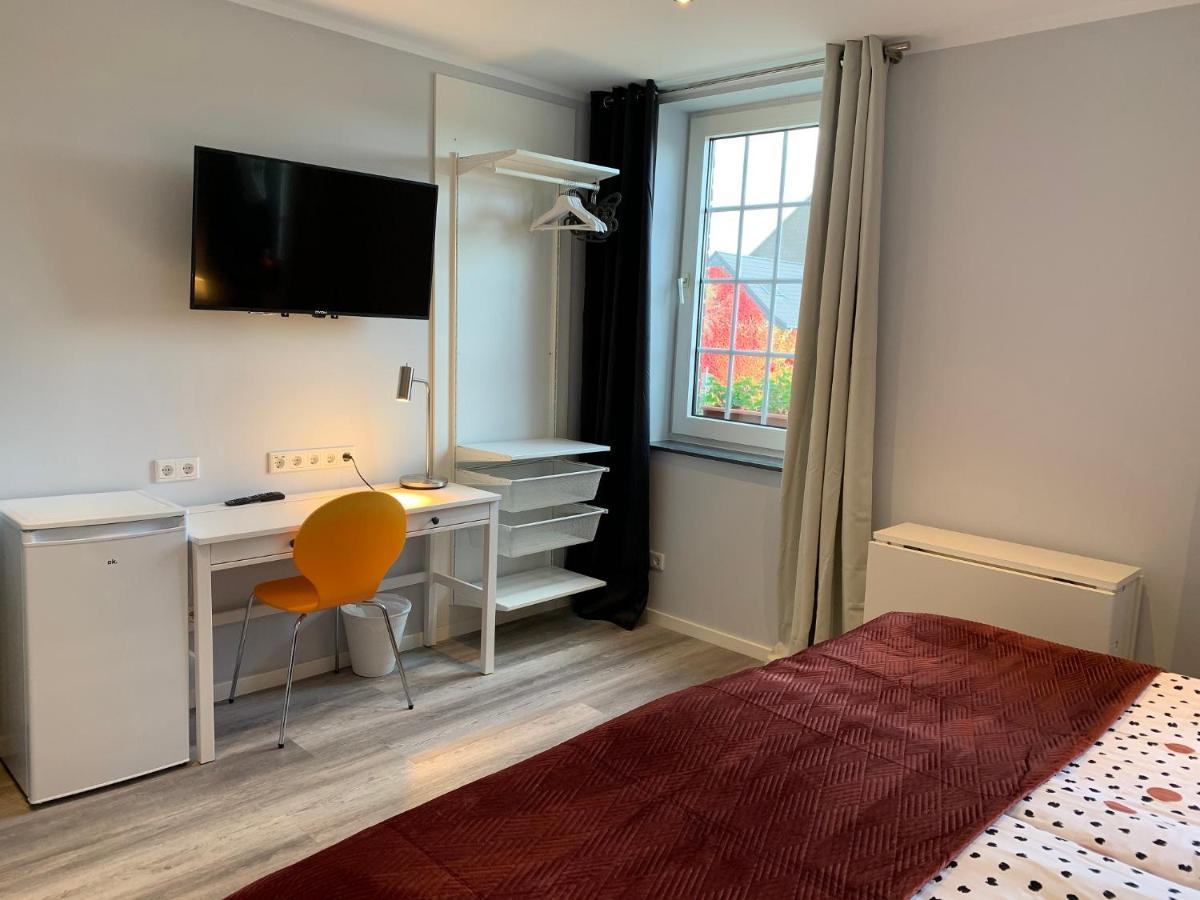 Dormitorium Kaarst Wohnraum Auf Zeit Hostel Bagian luar foto