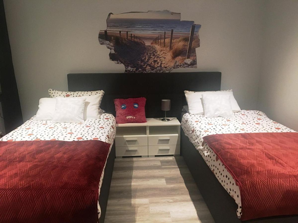 Dormitorium Kaarst Wohnraum Auf Zeit Hostel Bagian luar foto